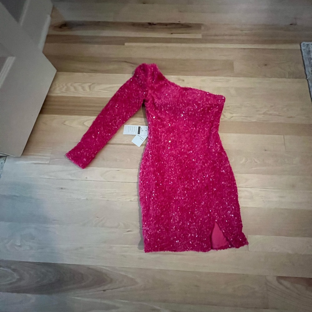 Hot pink sequins one sleeve dress. Size 8 and stretchy material. Belinnova.